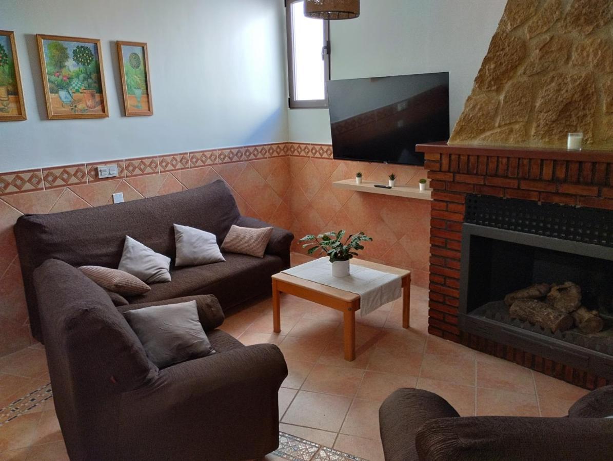 Vila La Casa De La Buhardilla Fondón Exteriér fotografie