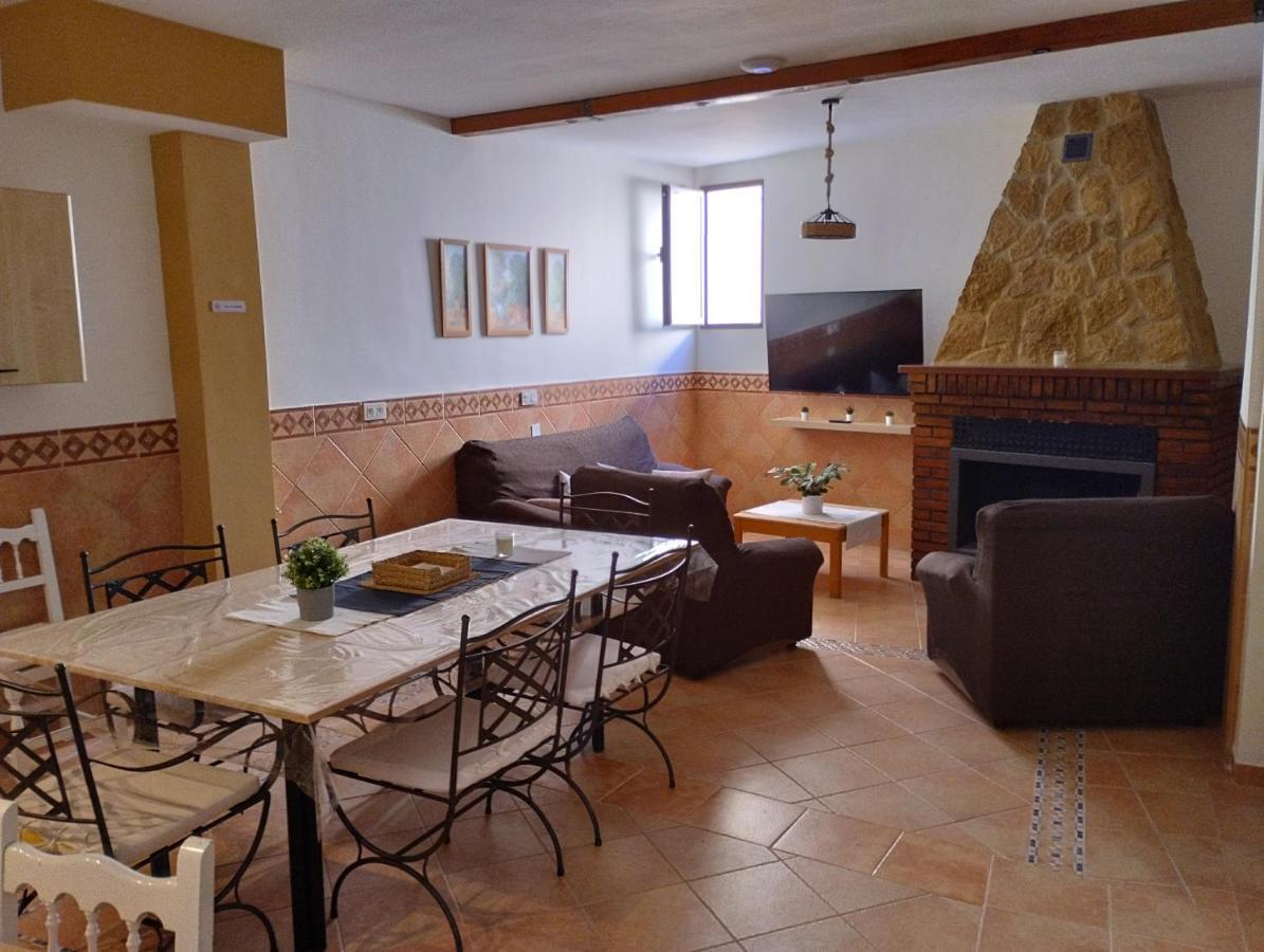 Vila La Casa De La Buhardilla Fondón Exteriér fotografie