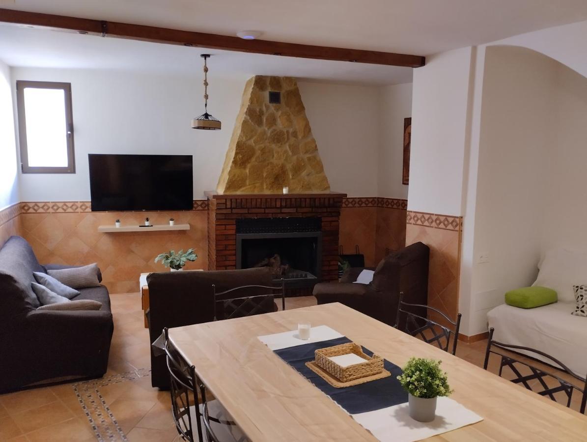 Vila La Casa De La Buhardilla Fondón Exteriér fotografie